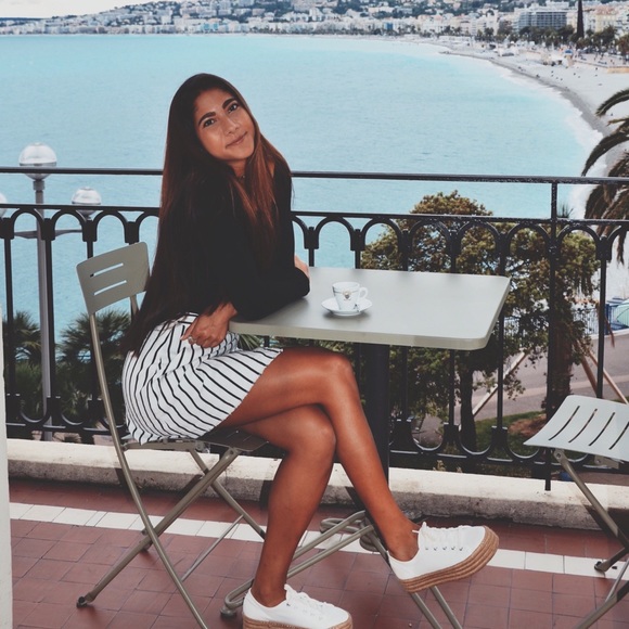 Meet your Posher, Alex - Picture 1 of 1